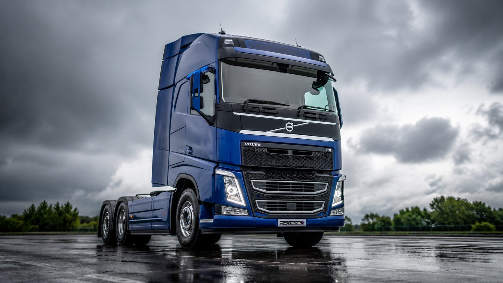 Tracteur routier bleu reprogrammé par RS Tronic