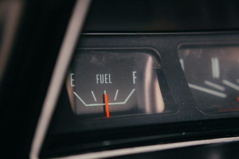 Jauge à carburant d’un tableau de bord