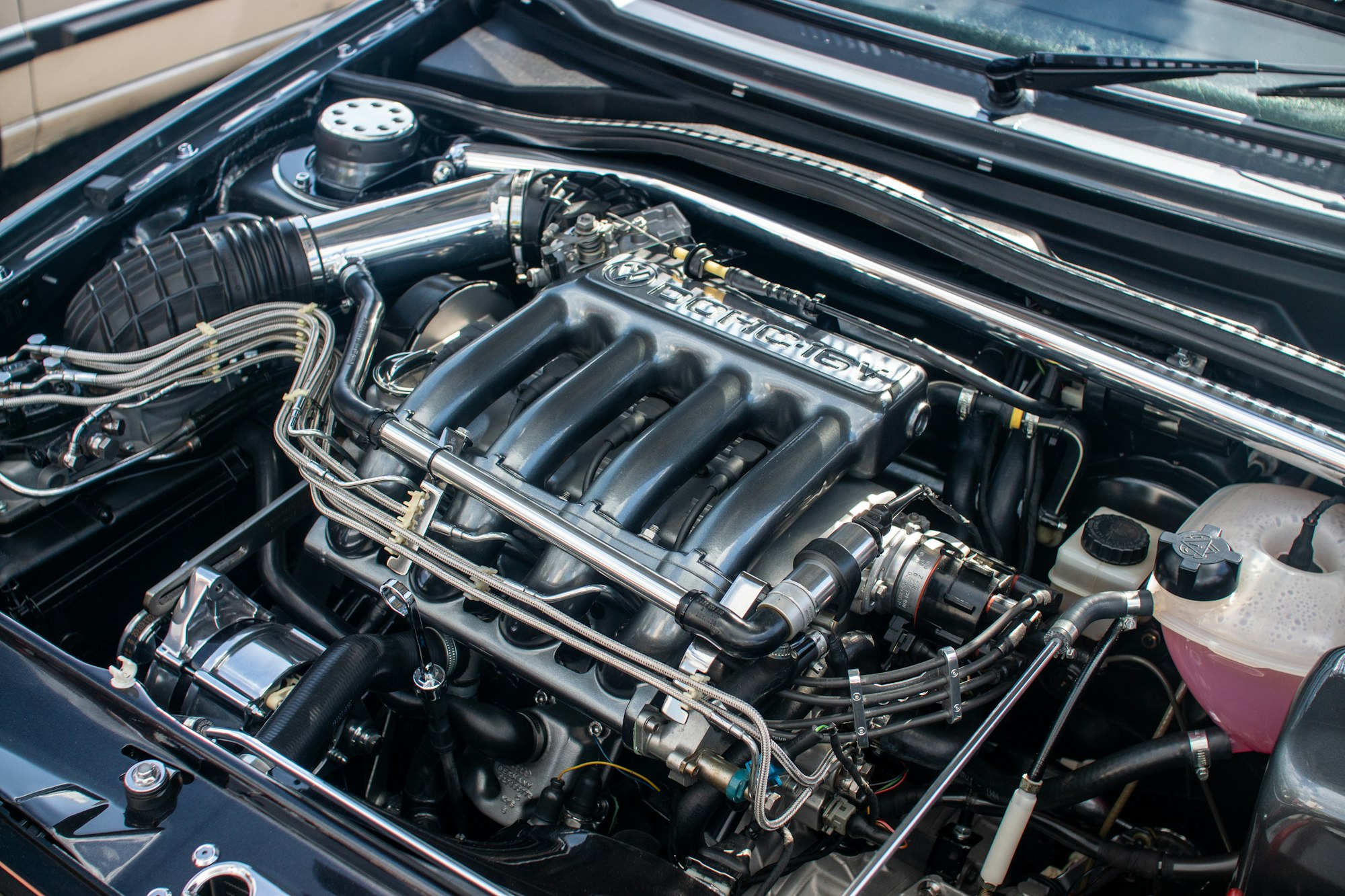 Compartiment moteur d’une voiture